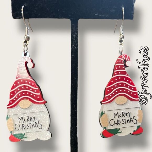 Christmas Gnome Dangle Earrings – Festive Holiday Jewelry - Picture 5 of 9